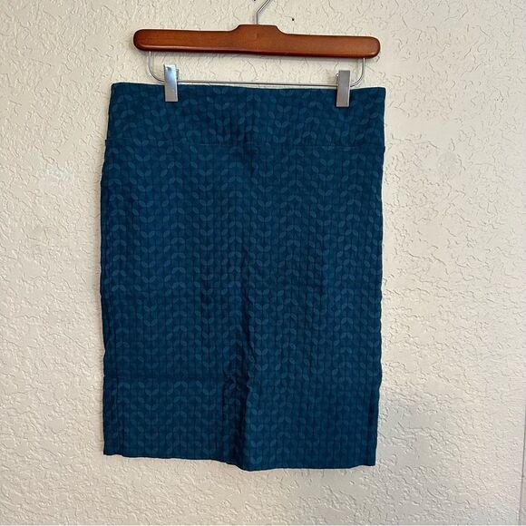 Margaret M Slimming Pencil Skirt-Aquamarine Chevron Design Size‎ Medium - Picture 4 of 10